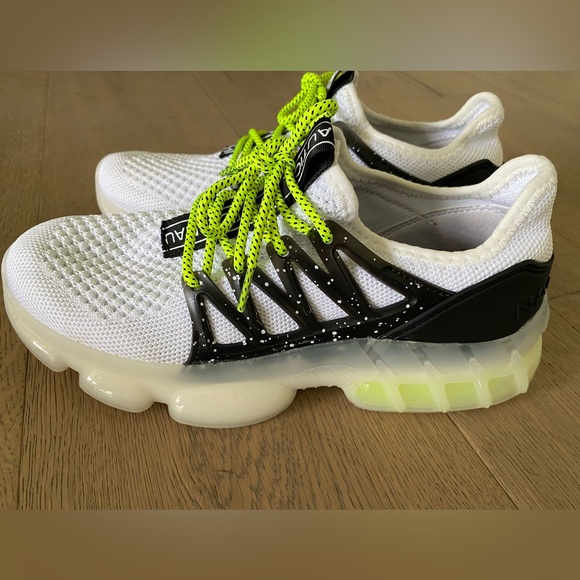 Nautica Womens Sneakers Black, White & Neon, Size 8.5 - Picture 2 of 4